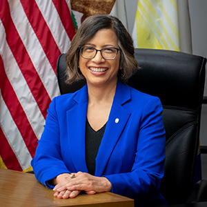 Official portrait of Nikki Fortunato Bas